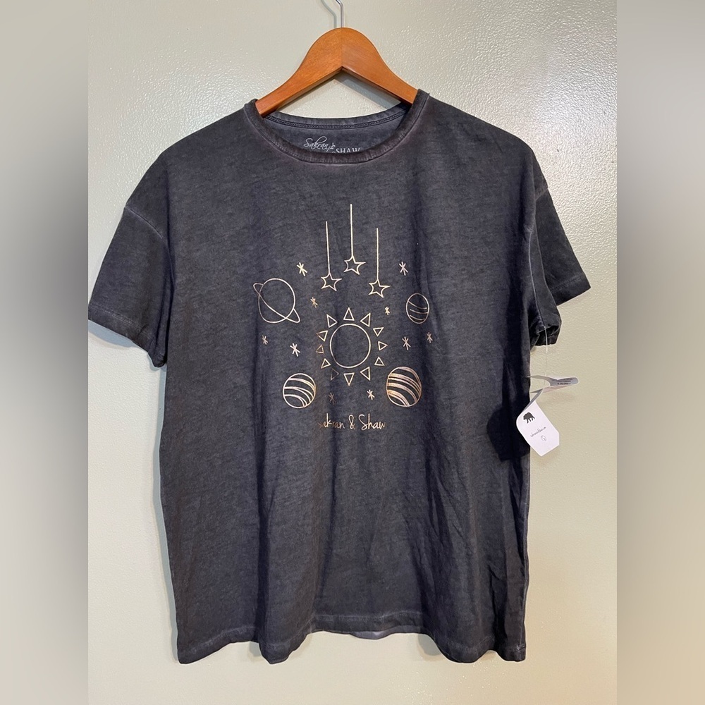 Safran & Shaw Womens Charcoal Graphic Short Sleeve Tee Relaxed S NWT